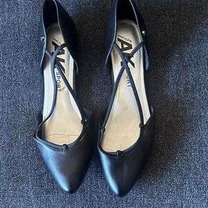 Anne Klein Black Pointed Toe Crisscross Flats